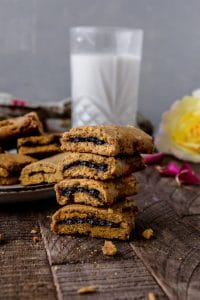 These Homemade Fig Newtons are a simple recipe that comes together quickly with fig jam and whole wheat flour. This is a healthy vegan cooke recipe for the fig-lovers in your life.Â 