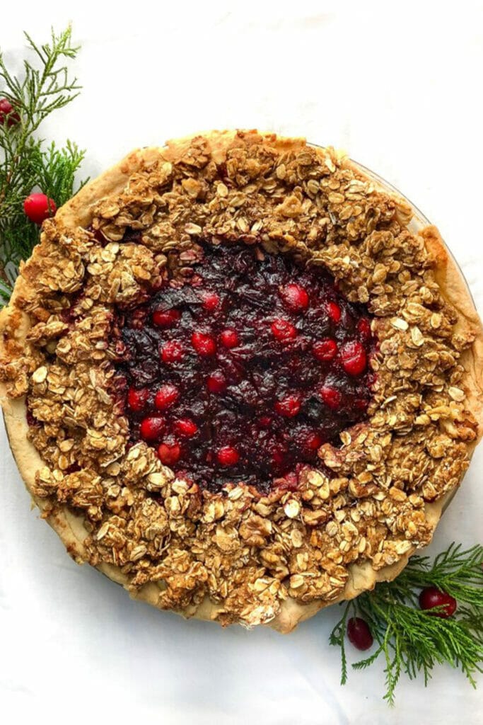Cranberry crumble pie close up